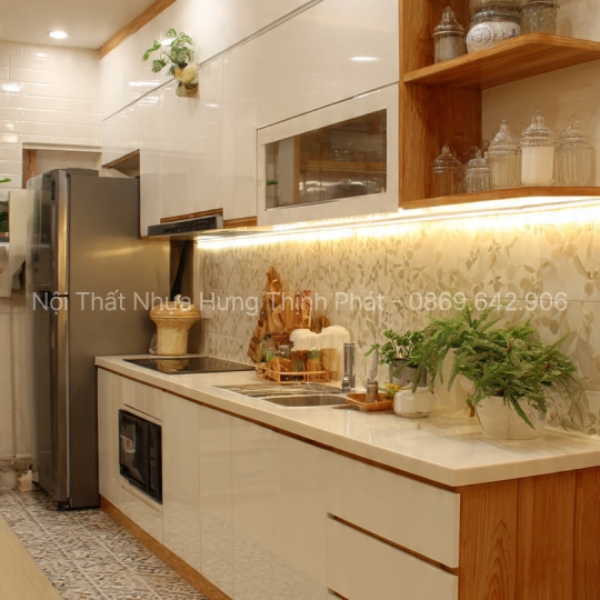 Thi Công Tủ Bếp Nhựa Trọn Gói Tại TPHCM – Bảo Hành 5–10 Năm, Giá Xưởng
