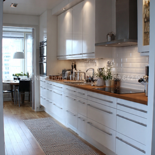 Tủ bếp nhựa cho phong cách Scandinavian – Trắng – Gỗ siêu đẹp, tinh tế và bền vững theo thời gian