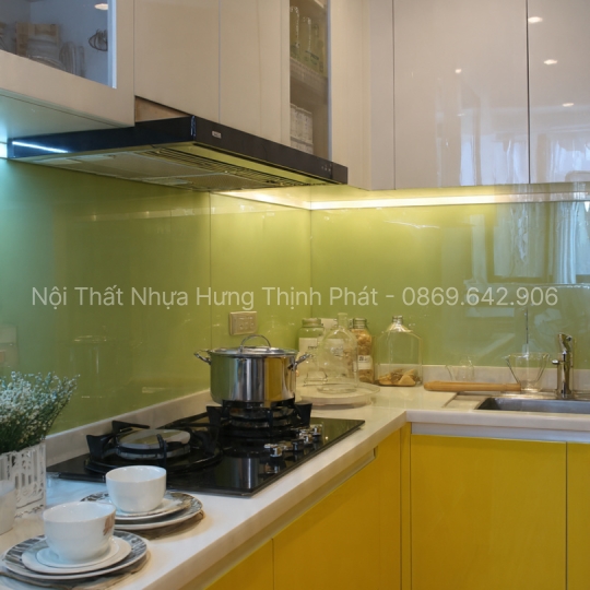 Tủ bếp nhựa cho chung cư – Tối ưu 5m² vẫn đẹp, sang trọng & chống nước 100%